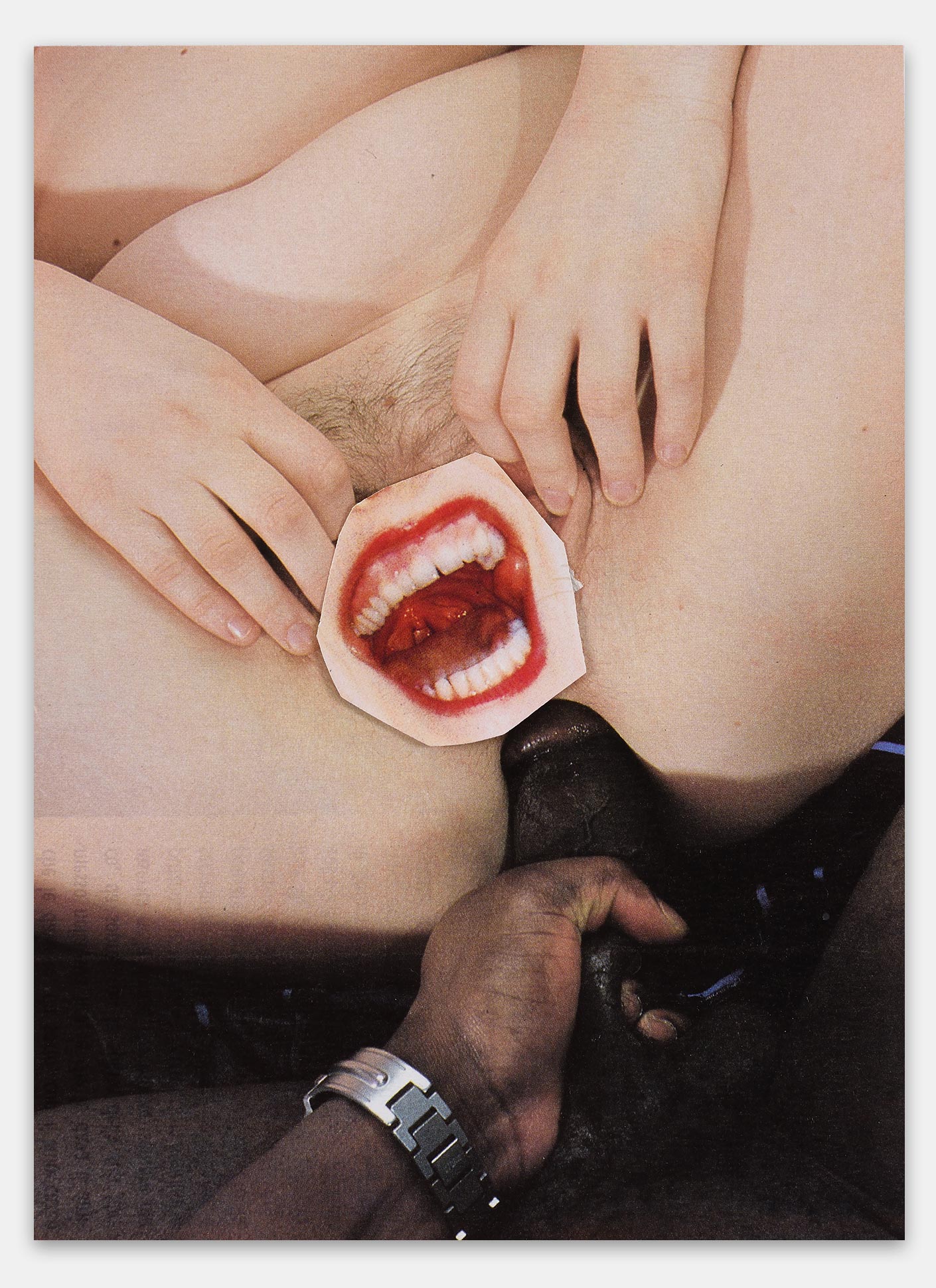 Bocca rossa aperta ad un altra bocca